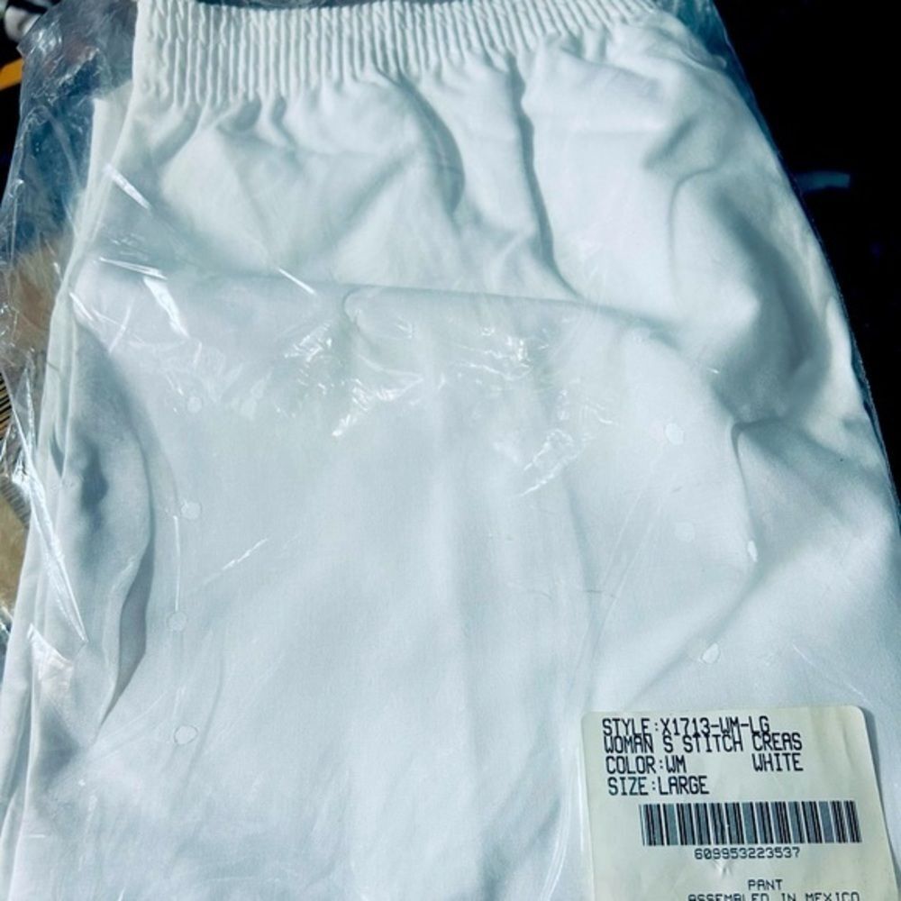 White scrub‎ pants